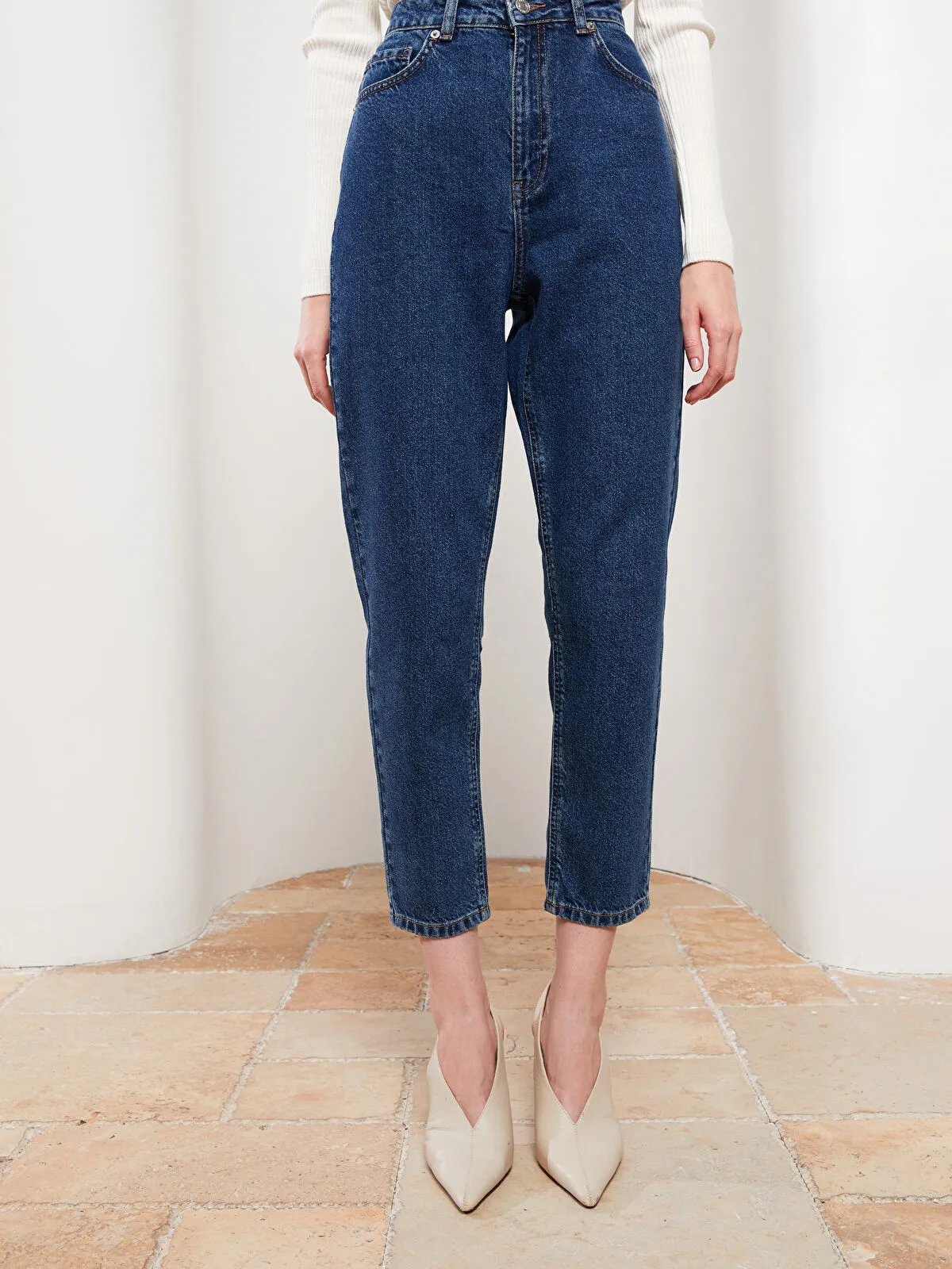 ქალის ჯინსი