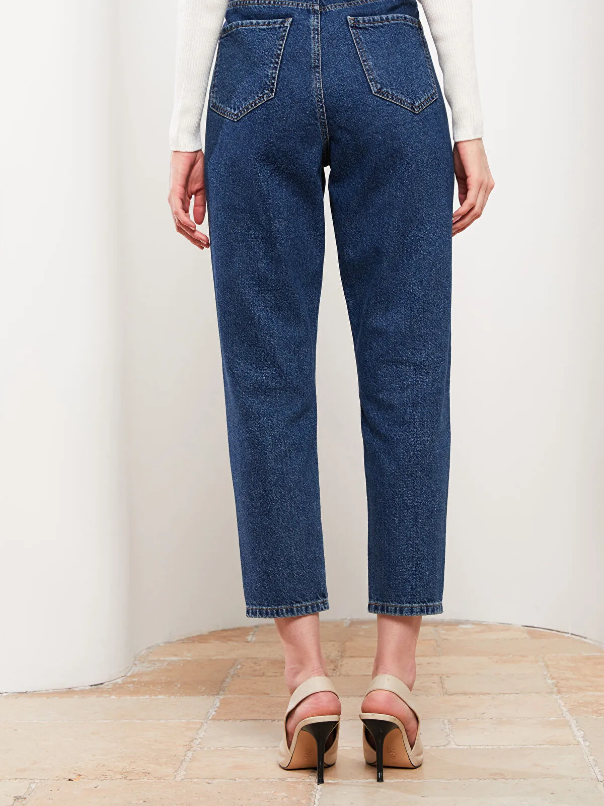 კაცის ჯინსები